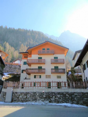 Отель Dolomites Seasons  Аллеге